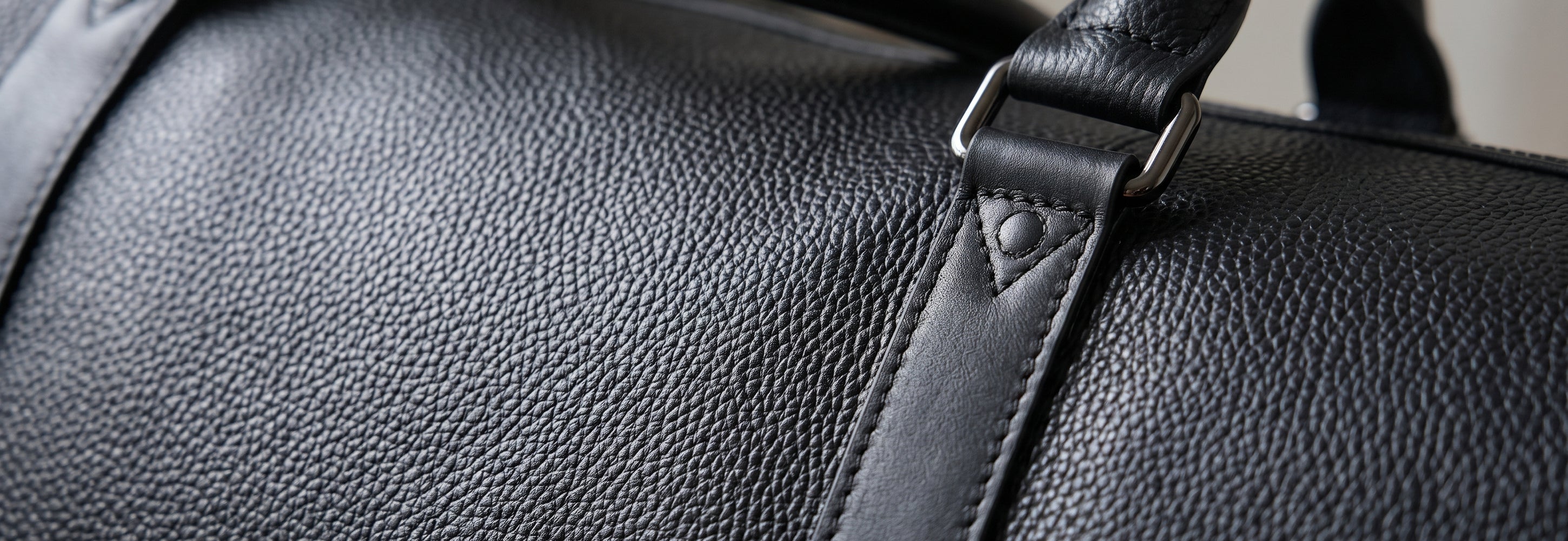 The Ravensworth Duffel — Black detail