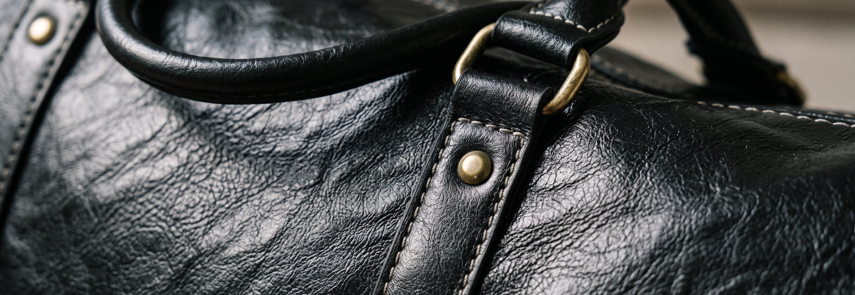 The Bellavue Weekender — Black detail