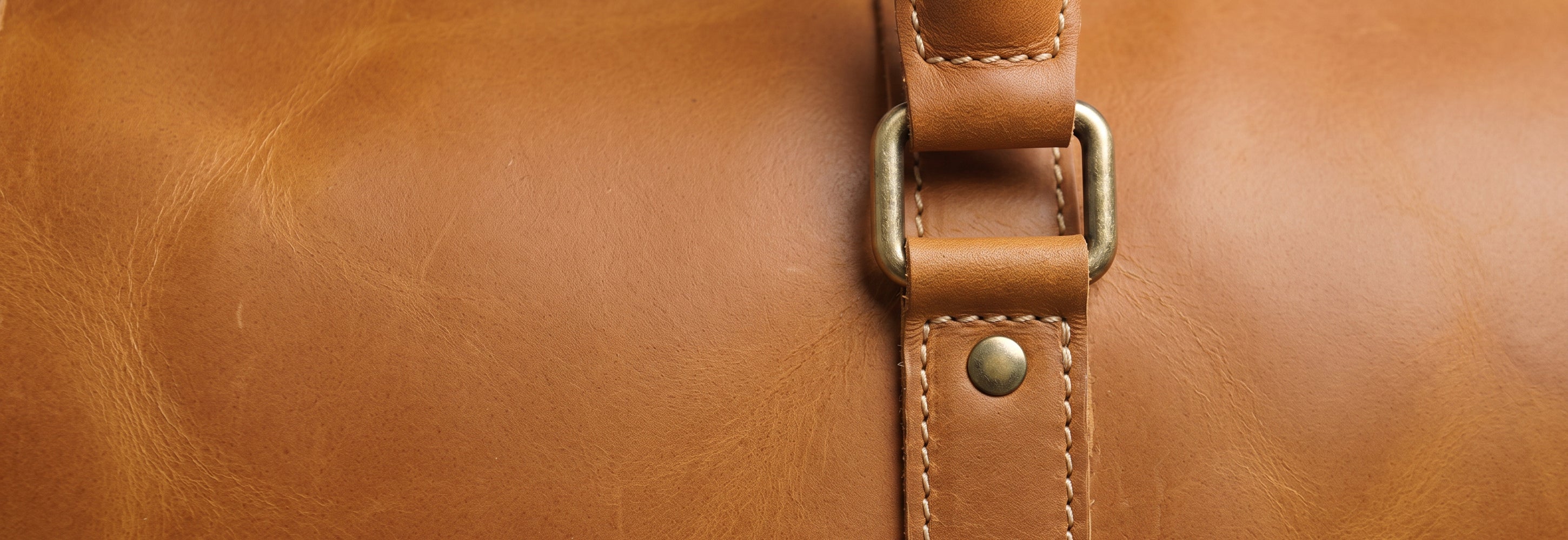 The Valmere Travel Duffel — Tan detail